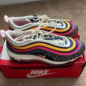 Special Edition Nike Air Max - Size 7